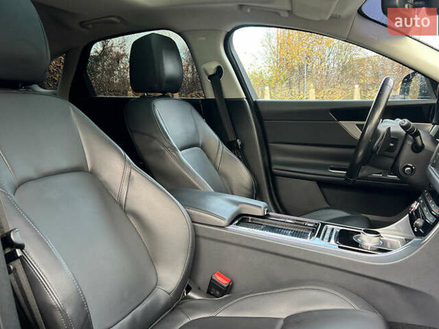 Чорний Ягуар ХФ, об'ємом двигуна 3 л та пробігом 177 тис. км за 16750 $, фото 19 на Automoto.ua