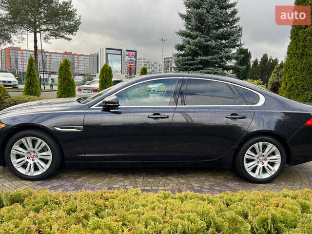 Чорний Ягуар ХФ, об'ємом двигуна 3 л та пробігом 177 тис. км за 16750 $, фото 3 на Automoto.ua