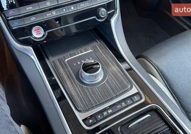 Черный Ягуар ХФ, объемом двигателя 3 л и пробегом 107 тыс. км за 16200 $, фото 45 на Automoto.ua