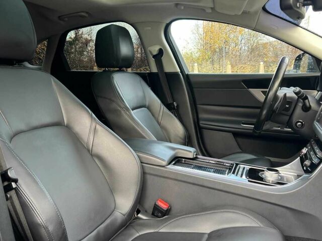 Черный Ягуар ХФ, объемом двигателя 3 л и пробегом 177 тыс. км за 16750 $, фото 19 на Automoto.ua