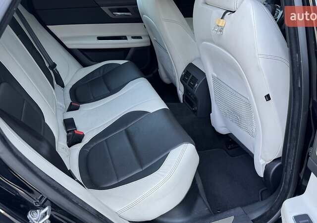 Черный Ягуар ХФ, объемом двигателя 3 л и пробегом 107 тыс. км за 16200 $, фото 34 на Automoto.ua