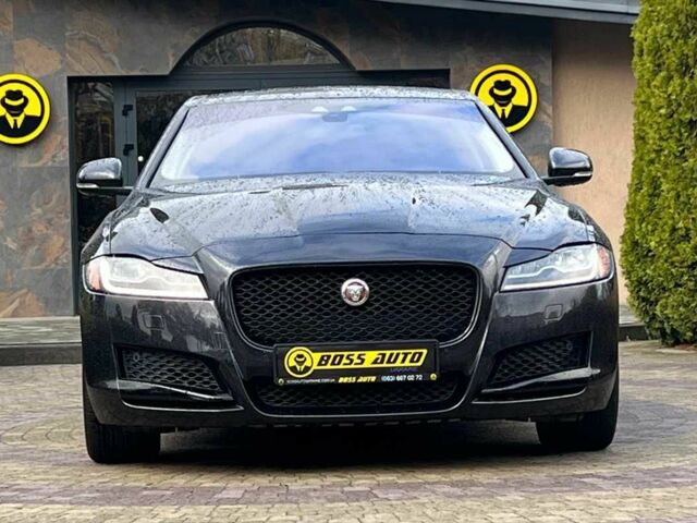 Черный Ягуар ХФ, объемом двигателя 3 л и пробегом 177 тыс. км за 16750 $, фото 1 на Automoto.ua