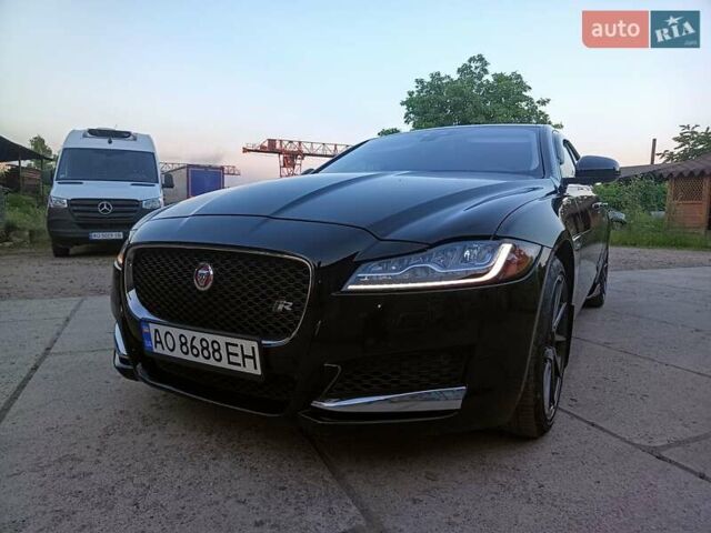 Черный Ягуар ХФ, объемом двигателя 3 л и пробегом 118 тыс. км за 21500 $, фото 2 на Automoto.ua