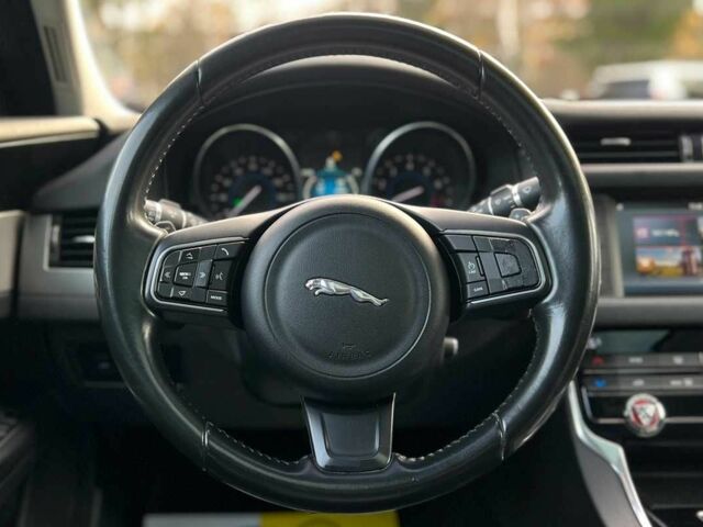 Черный Ягуар ХФ, объемом двигателя 3 л и пробегом 177 тыс. км за 16750 $, фото 10 на Automoto.ua