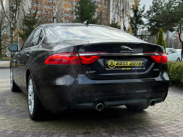 Черный Ягуар ХФ, объемом двигателя 3 л и пробегом 177 тыс. км за 16750 $, фото 4 на Automoto.ua