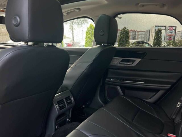 Черный Ягуар ХФ, объемом двигателя 3 л и пробегом 177 тыс. км за 16750 $, фото 21 на Automoto.ua