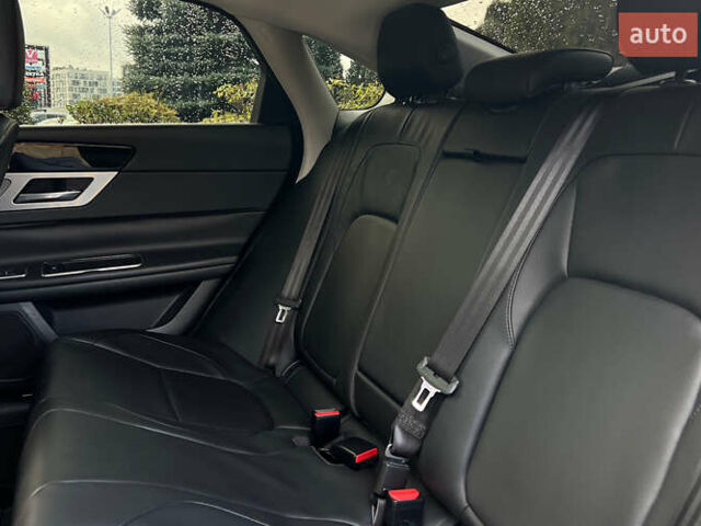 Чорний Ягуар ХФ, об'ємом двигуна 3 л та пробігом 177 тис. км за 16750 $, фото 22 на Automoto.ua