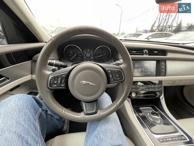 Чорний Ягуар ХФ, об'ємом двигуна 3 л та пробігом 71 тис. км за 17000 $, фото 9 на Automoto.ua