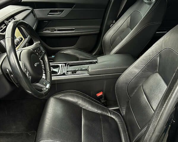 Черный Ягуар ХФ, объемом двигателя 2 л и пробегом 195 тыс. км за 18200 $, фото 18 на Automoto.ua