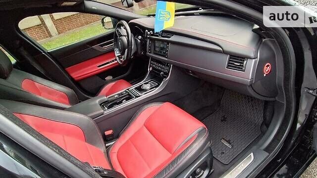 Черный Ягуар ХФ, объемом двигателя 3 л и пробегом 121 тыс. км за 22900 $, фото 10 на Automoto.ua