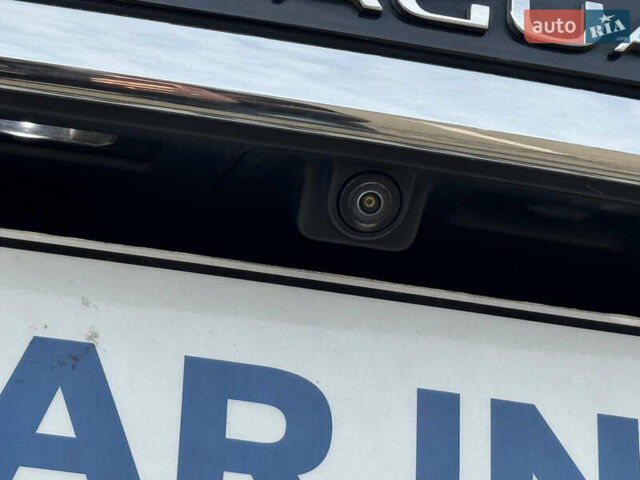 Черный Ягуар ХФ, объемом двигателя 3 л и пробегом 181 тыс. км за 17500 $, фото 21 на Automoto.ua