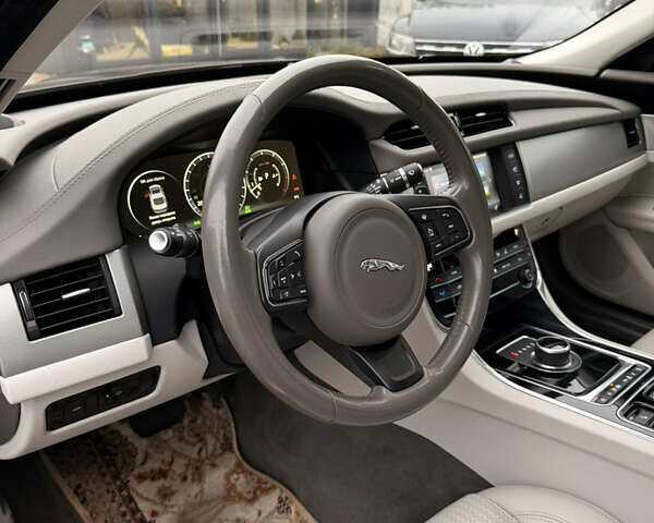 Черный Ягуар ХФ, объемом двигателя 3 л и пробегом 148 тыс. км за 18700 $, фото 54 на Automoto.ua