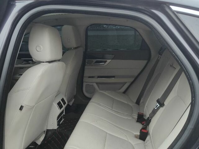 Черный Ягуар ХФ, объемом двигателя 2 л и пробегом 141 тыс. км за 17324 $, фото 5 на Automoto.ua