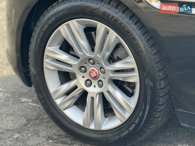 Черный Ягуар ХФ, объемом двигателя 3 л и пробегом 181 тыс. км за 17500 $, фото 10 на Automoto.ua