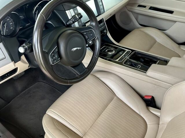 Чорний Ягуар ХФ, об'ємом двигуна 2 л та пробігом 110 тис. км за 25500 $, фото 7 на Automoto.ua