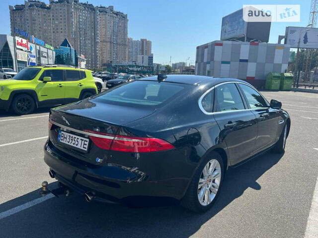 Черный Ягуар ХФ, объемом двигателя 3 л и пробегом 75 тыс. км за 16000 $, фото 3 на Automoto.ua