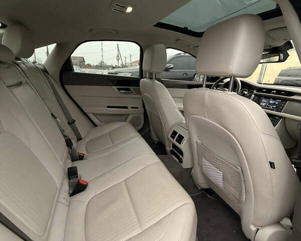 Черный Ягуар ХФ, объемом двигателя 3 л и пробегом 148 тыс. км за 18700 $, фото 5 на Automoto.ua