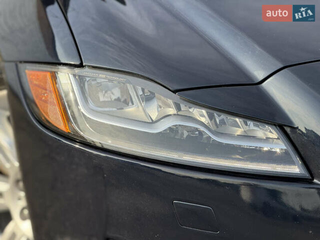 Черный Ягуар ХФ, объемом двигателя 3 л и пробегом 181 тыс. км за 17500 $, фото 4 на Automoto.ua