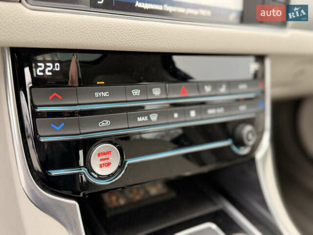 Черный Ягуар ХФ, объемом двигателя 3 л и пробегом 148 тыс. км за 18700 $, фото 29 на Automoto.ua