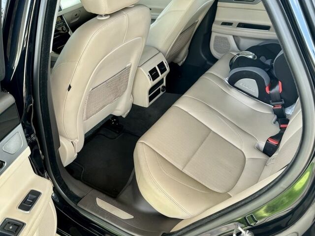 Чорний Ягуар ХФ, об'ємом двигуна 2 л та пробігом 110 тис. км за 25500 $, фото 5 на Automoto.ua