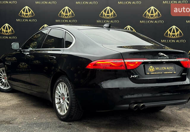 Черный Ягуар ХФ, объемом двигателя 2 л и пробегом 113 тыс. км за 17600 $, фото 7 на Automoto.ua