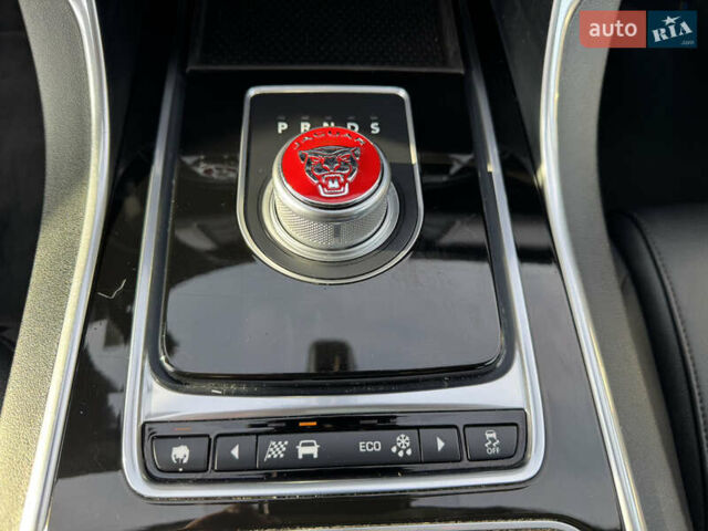 Черный Ягуар ХФ, объемом двигателя 3 л и пробегом 181 тыс. км за 17500 $, фото 37 на Automoto.ua