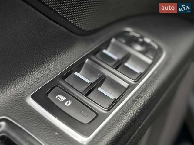 Черный Ягуар ХФ, объемом двигателя 2 л и пробегом 158 тыс. км за 15900 $, фото 14 на Automoto.ua