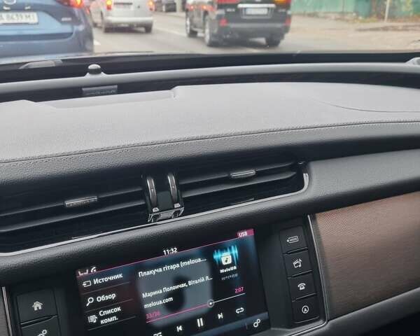 Черный Ягуар ХФ, объемом двигателя 3 л и пробегом 179 тыс. км за 22000 $, фото 26 на Automoto.ua