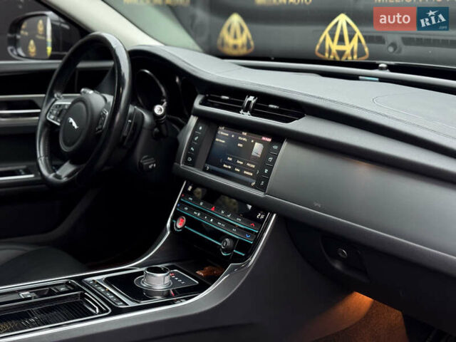 Черный Ягуар ХФ, объемом двигателя 2 л и пробегом 113 тыс. км за 17600 $, фото 13 на Automoto.ua