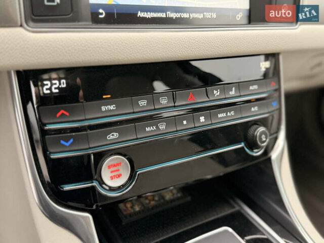 Черный Ягуар ХФ, объемом двигателя 3 л и пробегом 148 тыс. км за 18700 $, фото 26 на Automoto.ua