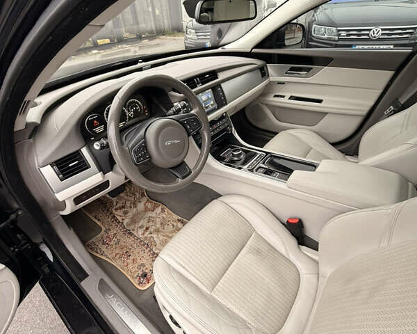 Черный Ягуар ХФ, объемом двигателя 3 л и пробегом 148 тыс. км за 18700 $, фото 9 на Automoto.ua