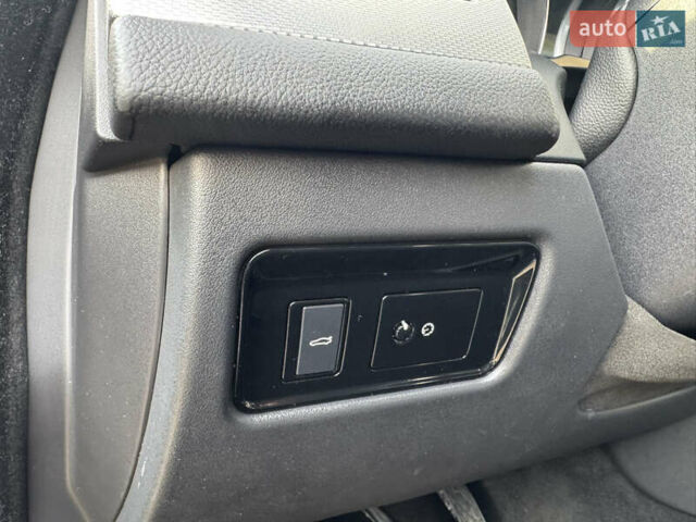 Черный Ягуар ХФ, объемом двигателя 3 л и пробегом 181 тыс. км за 17500 $, фото 36 на Automoto.ua