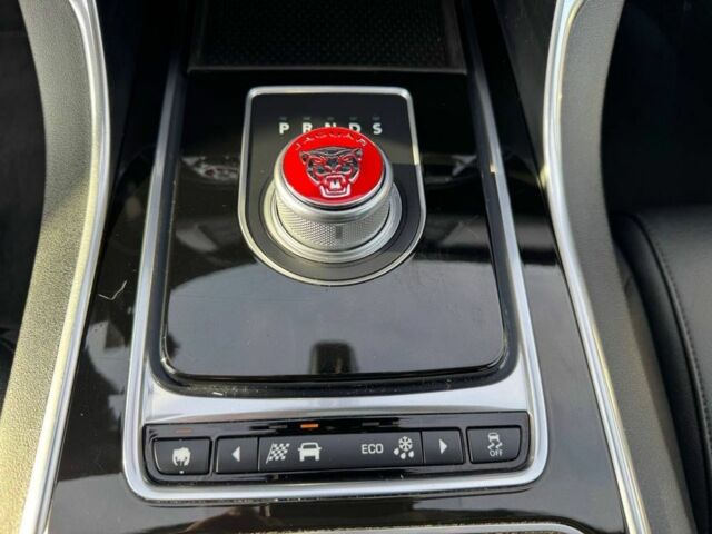 Чорний Ягуар ХФ, об'ємом двигуна 3 л та пробігом 181 тис. км за 17500 $, фото 18 на Automoto.ua