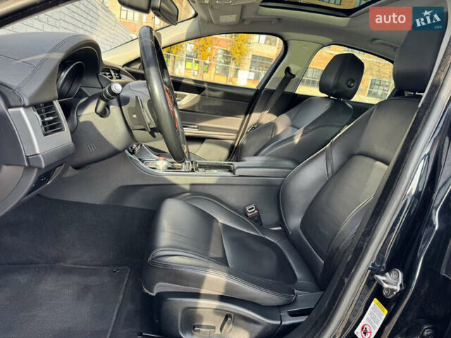 Черный Ягуар ХФ, объемом двигателя 3 л и пробегом 181 тыс. км за 17500 $, фото 33 на Automoto.ua