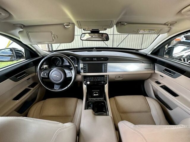 Чорний Ягуар ХФ, об'ємом двигуна 2 л та пробігом 110 тис. км за 25500 $, фото 4 на Automoto.ua