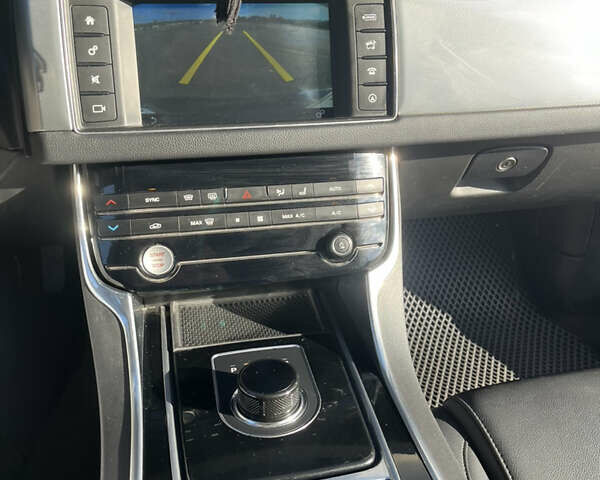 Черный Ягуар ХФ, объемом двигателя 2 л и пробегом 158 тыс. км за 17500 $, фото 19 на Automoto.ua