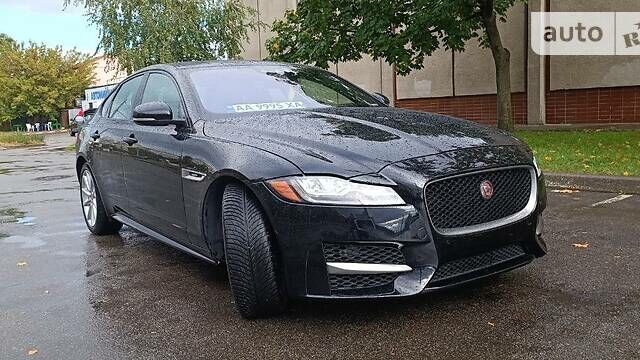 Черный Ягуар ХФ, объемом двигателя 3 л и пробегом 121 тыс. км за 22900 $, фото 4 на Automoto.ua