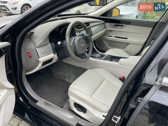 Чорний Ягуар ХФ, об'ємом двигуна 3 л та пробігом 71 тис. км за 17000 $, фото 4 на Automoto.ua