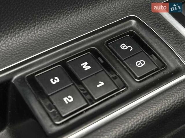 Черный Ягуар ХФ, объемом двигателя 2 л и пробегом 158 тыс. км за 15900 $, фото 12 на Automoto.ua