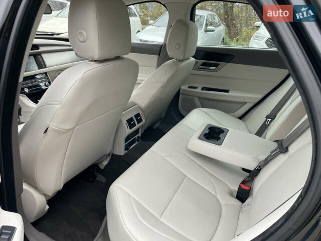 Чорний Ягуар ХФ, об'ємом двигуна 3 л та пробігом 71 тис. км за 17000 $, фото 6 на Automoto.ua