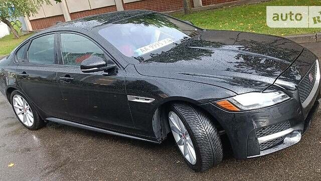 Черный Ягуар ХФ, объемом двигателя 3 л и пробегом 121 тыс. км за 22900 $, фото 2 на Automoto.ua