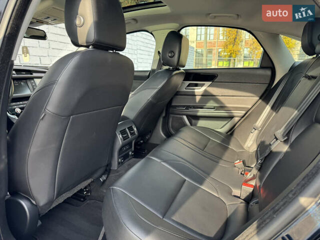 Черный Ягуар ХФ, объемом двигателя 3 л и пробегом 181 тыс. км за 17500 $, фото 25 на Automoto.ua