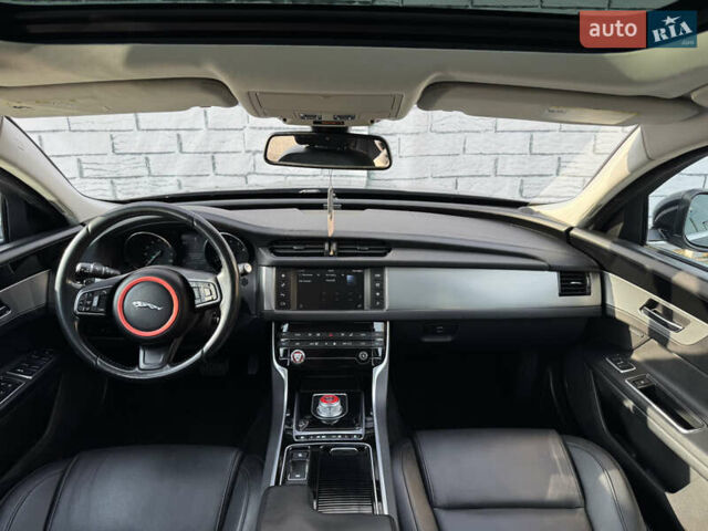 Черный Ягуар ХФ, объемом двигателя 3 л и пробегом 181 тыс. км за 17500 $, фото 26 на Automoto.ua