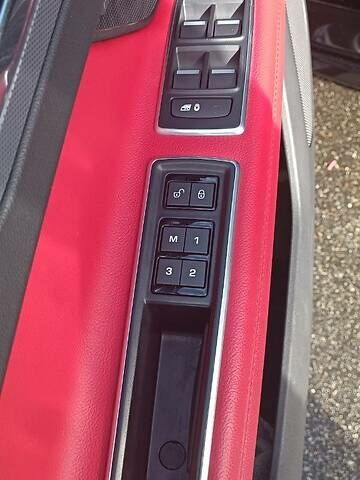 Черный Ягуар ХФ, объемом двигателя 3 л и пробегом 121 тыс. км за 22900 $, фото 11 на Automoto.ua