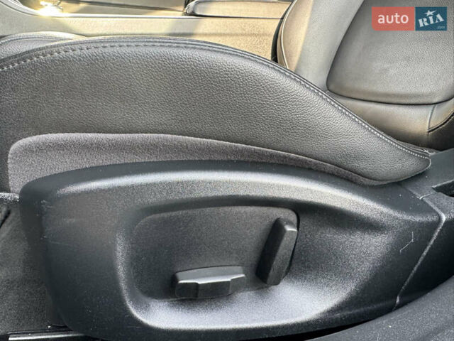 Черный Ягуар ХФ, объемом двигателя 3 л и пробегом 181 тыс. км за 17500 $, фото 35 на Automoto.ua