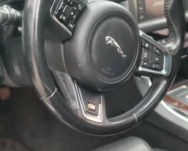 Черный Ягуар ХФ, объемом двигателя 3 л и пробегом 179 тыс. км за 22000 $, фото 23 на Automoto.ua