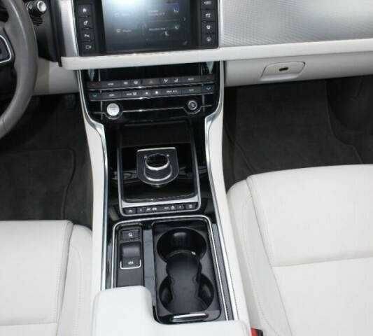 Черный Ягуар ХФ, объемом двигателя 3 л и пробегом 66 тыс. км за 3700 $, фото 12 на Automoto.ua