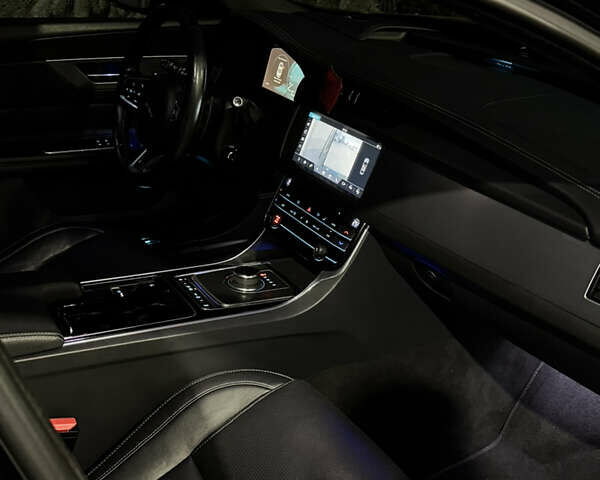 Черный Ягуар ХФ, объемом двигателя 2 л и пробегом 98 тыс. км за 19999 $, фото 23 на Automoto.ua