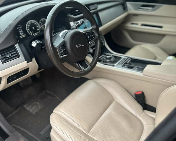 Черный Ягуар ХФ, объемом двигателя 2 л и пробегом 135 тыс. км за 17500 $, фото 6 на Automoto.ua