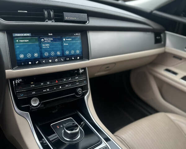 Черный Ягуар ХФ, объемом двигателя 2 л и пробегом 135 тыс. км за 17500 $, фото 8 на Automoto.ua